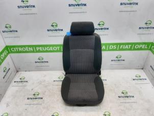 Gebruikte Voorstoel links Peugeot J5 (280L) 2.5D Prijs € 100,00 Margeregeling aangeboden door Snuverink Autodemontage