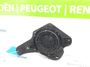 Gebruikte Speaker Peugeot 5008 II (M4/MC/MJ/MR) 1.2 12V e-THP PureTech 130 Prijs € 25,00 Margeregeling aangeboden door Snuverink Autodemontage