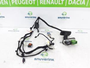 Gebruikte Kabelboom Peugeot 5008 II (M4/MC/MJ/MR) 1.2 12V e-THP PureTech 130 Prijs € 80,00 Margeregeling aangeboden door Snuverink Autodemontage