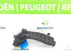 Gebruikte Intercooler Slang Peugeot 5008 II (M4/MC/MJ/MR) 1.2 12V e-THP PureTech 130 Prijs € 25,00 Margeregeling aangeboden door Snuverink Autodemontage