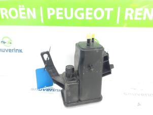 Gebruikte Koolstoffilter Peugeot 5008 II (M4/MC/MJ/MR) 1.2 12V e-THP PureTech 130 Prijs € 75,00 Margeregeling aangeboden door Snuverink Autodemontage