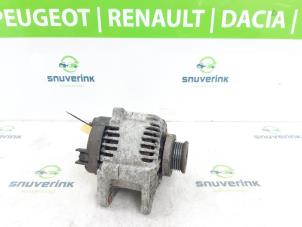 Gebruikte Alternator Renault Megane II (BM/CM) 1.6 16V Prijs € 40,00 Margeregeling aangeboden door Snuverink Autodemontage