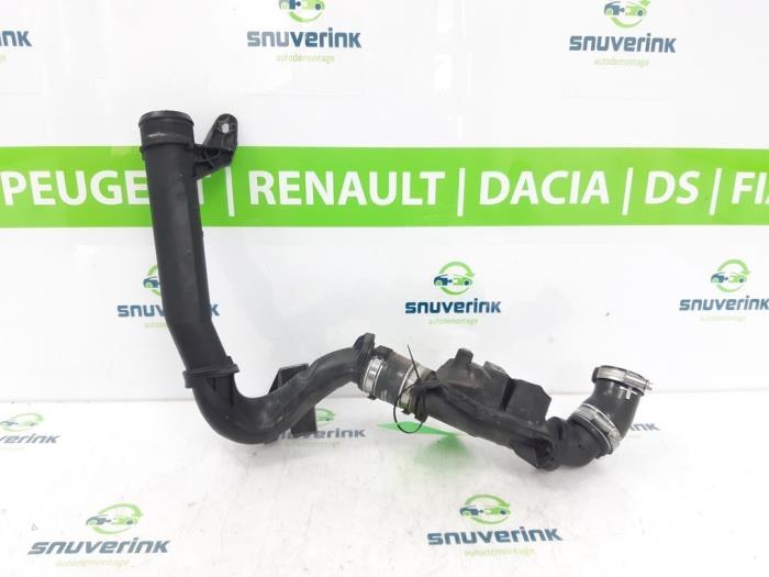 Gebruikte Intercooler Slang Opel Vivaro 2.0 CDTI 122 Prijs € 69,41 Inclusief btw aangeboden door Snuverink Autodemontage