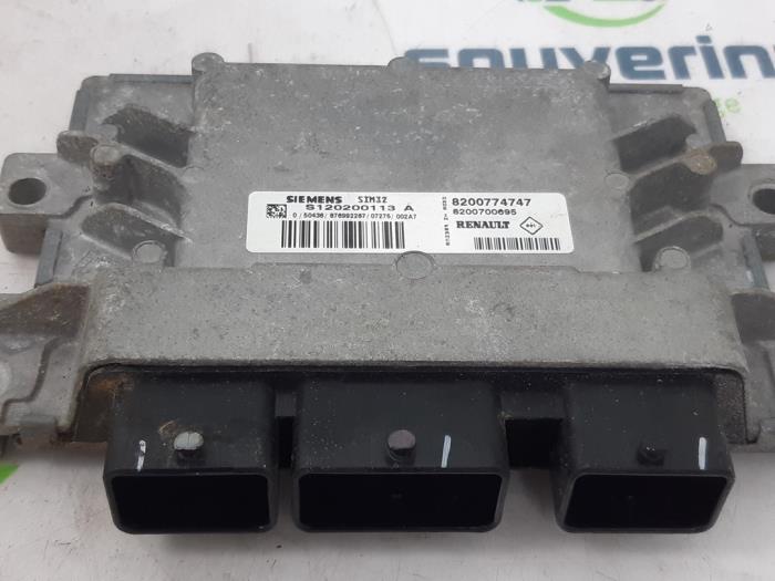 Computer Motormanagement van een Renault Twingo II (CN) 1.2 16V 2007