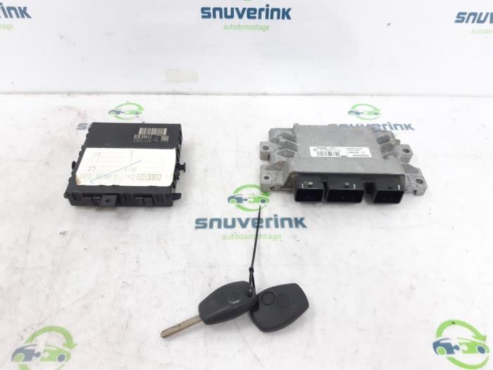 Gebruikte Computer Motormanagement Renault Twingo II (CN) 1.2 16V Prijs € 127,48 Margeregeling aangeboden door Snuverink Autodemontage