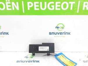 Gebruikte Telefoon Module Peugeot 3008 II (M4/MC/MJ/MR) 1.2 12V e-THP PureTech 130 Prijs op aanvraag aangeboden door Snuverink Autodemontage