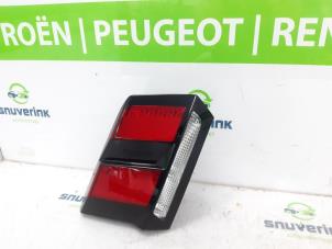 Gebruikte Achterlicht links Peugeot 3008 II (M4/MC/MJ/MR) 1.2 12V e-THP PureTech 130 Prijs € 84,70 Inclusief btw aangeboden door Snuverink Autodemontage