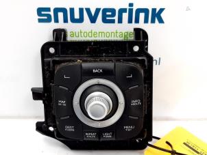 Gebruikte Radiobedienings paneel Renault Megane III Berline (BZ) 1.5 dCi 90 Prijs € 50,00 Margeregeling aangeboden door Snuverink Autodemontage