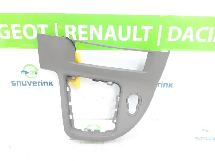 Gebruikte Dashboard deel Renault Kangoo Express (FW) 1.5 dCi 85 Prijs € 30,24 Inclusief btw aangeboden door Snuverink Autodemontage