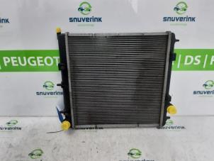 Gebruikte Radiateur Peugeot 208 I (CA/CC/CK/CL) 1.2 Vti 12V PureTech 82 Prijs € 28,00 Margeregeling aangeboden door Snuverink Autodemontage