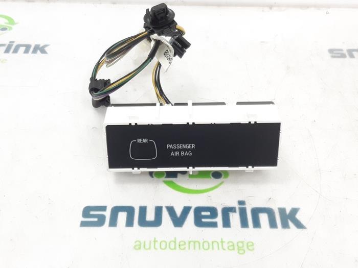 Gebruikte Display Interieur Peugeot 108 1.0 12V Prijs € 14,99 Margeregeling aangeboden door Snuverink Autodemontage