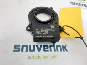Gebruikte Gier sensor Renault Clio IV (5R) 1.5 Energy dCi 90 FAP Prijs € 20,00 Margeregeling aangeboden door Snuverink Autodemontage