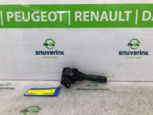 Gebruikte Ruitenwis Schakelaar Peugeot 107 1.0 12V Prijs € 25,00 Margeregeling aangeboden door Snuverink Autodemontage