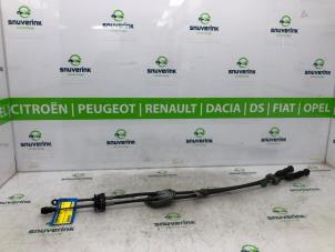 Gebruikte Schakelkabel Versnellingsbak Peugeot 107 1.0 12V Prijs € 45,00 Margeregeling aangeboden door Snuverink Autodemontage
