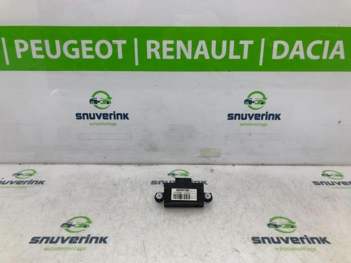 Gebruikte Computer Diversen Citroen C4 Picasso (3D/3E) 1.2 12V PureTech 130 Prijs € 34,98 Margeregeling aangeboden door Snuverink Autodemontage