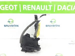 Gebruikte Portierslot Mechaniek 4Deurs rechts-achter Renault Clio V (RJAB) 1.0 TCe 90 12V Prijs € 54,45 Inclusief btw aangeboden door Snuverink Autodemontage