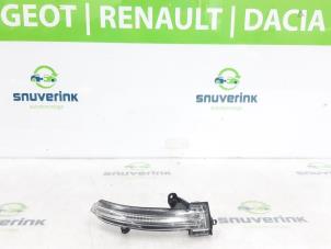 Gebruikte Pinker links Renault Clio V (RJAB) 1.0 TCe 90 12V Prijs op aanvraag aangeboden door Snuverink Autodemontage