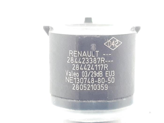 Sensor PDC van een Renault Clio V (RJAB) 1.0 TCe 90 12V 2021