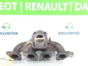 Gebruikte Spruitstuk Uitlaat Renault Scénic III (JZ) 1.4 16V TCe 130 Prijs € 80,00 Margeregeling aangeboden door Snuverink Autodemontage