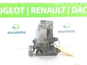 Gebruikte Dynamosteun boven Renault Scénic III (JZ) 1.4 16V TCe 130 Prijs op aanvraag aangeboden door Snuverink Autodemontage