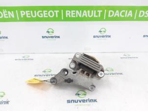 Gebruikte Motorsteun Renault Scénic III (JZ) 1.4 16V TCe 130 Prijs € 29,99 Margeregeling aangeboden door Snuverink Autodemontage