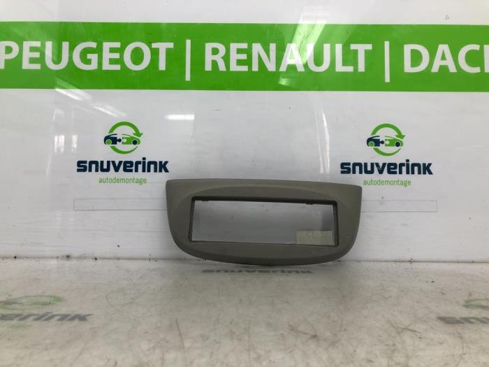 Gebruikte Dashboard deel Renault Twingo II (CN) 1.2 Prijs € 26,76 Margeregeling aangeboden door Snuverink Autodemontage