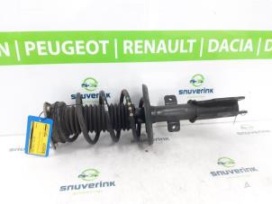 Gebruikte Veerpoot links-voor Peugeot 3008 II (M4/MC/MJ/MR) 1.6 16V PureTech 180 Prijs € 100,00 Margeregeling aangeboden door Snuverink Autodemontage