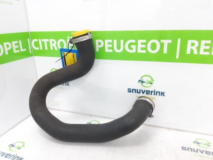 Gebruikte Intercooler Slang Peugeot 3008 II (M4/MC/MJ/MR) 1.6 16V PureTech 180 Prijs € 37,03 Inclusief btw aangeboden door Snuverink Autodemontage