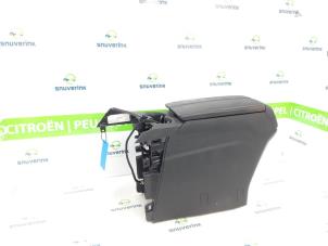 Gebruikte Middenconsoles Peugeot 3008 II (M4/MC/MJ/MR) 1.6 16V PureTech 180 Prijs € 120,98 Inclusief btw aangeboden door Snuverink Autodemontage