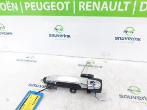 Gebruikte Portiergreep 2Deurs links Peugeot 108 1.0 12V Prijs op aanvraag aangeboden door Snuverink Autodemontage