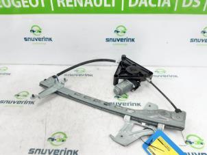 Gebruikte Raammechaniek 2Deurs links-voor Peugeot 108 1.0 12V Prijs op aanvraag aangeboden door Snuverink Autodemontage