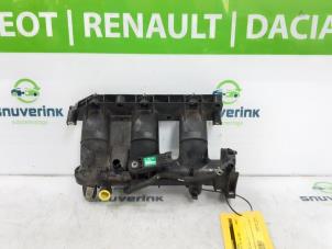 Gebruikte Inlaatspruitstuk Renault Clio IV (5R) 0.9 Energy TCE 90 12V Prijs € 90,00 Margeregeling aangeboden door Snuverink Autodemontage