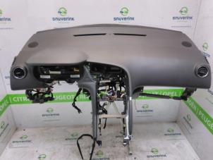 Gebruikte Dashboard Peugeot 3008 I (0U/HU) 1.6 16V THP 155 Prijs € 385,00 Margeregeling aangeboden door Snuverink Autodemontage