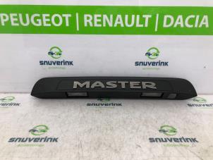 Gebruikte Sierlijst achterklep Renault Master IV (MA/MB/MC/MD/MH/MF/MG/MH) 2.3 dCi 150 16V Prijs € 42,35 Inclusief btw aangeboden door Snuverink Autodemontage