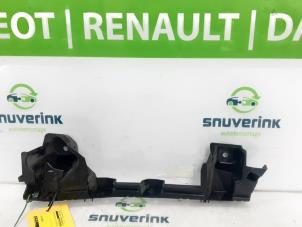 Gebruikte Bumpersteun rechts-achter Renault Megane IV Estate (RFBK) 1.5 Energy dCi 110 Prijs € 75,00 Margeregeling aangeboden door Snuverink Autodemontage