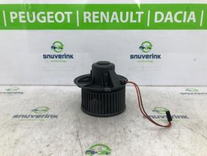 Gebruikte Kachel Ventilatiemotor Renault Twingo (C06) 1.2 Prijs € 90,00 Margeregeling aangeboden door Snuverink Autodemontage