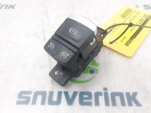 Gebruikte Handrem schakelaar Renault Megane IV Estate (RFBK) 1.5 Energy dCi 110 Prijs € 31,50 Margeregeling aangeboden door Snuverink Autodemontage