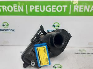 Gebruikte Resonantiehuis Peugeot 3008 I (0U/HU) 1.6 16V THP 155 Prijs € 30,00 Margeregeling aangeboden door Snuverink Autodemontage