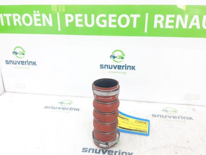 Gebruikte Intercooler Slang Peugeot 3008 I (0U/HU) 1.6 16V THP 155 Prijs € 26,77 Margeregeling aangeboden door Snuverink Autodemontage
