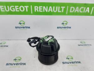 Gebruikte Chaufage Ventilatiemotor Dacia Duster (HS) 1.2 TCE 16V Prijs € 31,99 Margeregeling aangeboden door Snuverink Autodemontage