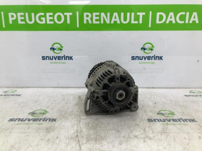 Gebruikte Dynamo Renault Twingo (C06) 1.2 Prijs € 44,98 Margeregeling aangeboden door Snuverink Autodemontage