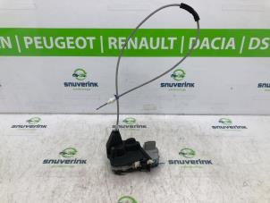 Gebruikte Deurslot Mechaniek 2Deurs links Peugeot 307 (3A/C/D) 1.6 16V Prijs € 25,00 Margeregeling aangeboden door Snuverink Autodemontage