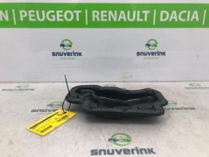 Gebruikte Carterpan Renault Clio IV (5R) 0.9 Energy TCE 90 12V Prijs € 44,98 Margeregeling aangeboden door Snuverink Autodemontage