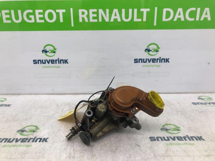 Gebruikte Oliepomp Dacia Duster (HS) 1.2 TCE 16V Prijs € 56,00 Margeregeling aangeboden door Snuverink Autodemontage