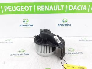 Gebruikte Blower Renault Kangoo/Grand Kangoo (KW) 1.6 16V Prijs € 40,00 Margeregeling aangeboden door Snuverink Autodemontage