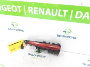 Gebruikte Deurgreep 4Deurs links-voor Renault Scénic II (JM) 1.6 16V Prijs € 30,00 Margeregeling aangeboden door Snuverink Autodemontage