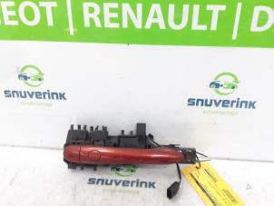 Gebruikte Deurgreep 4Deurs rechts-achter Renault Scénic II (JM) 1.6 16V Prijs € 30,00 Margeregeling aangeboden door Snuverink Autodemontage