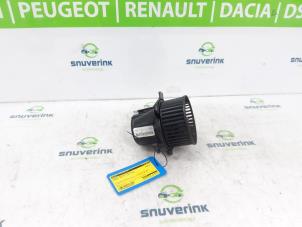 Gebruikte Kachel Ventilatiemotor Peugeot 307 SW (3H) 2.0 16V Prijs € 39,99 Margeregeling aangeboden door Snuverink Autodemontage