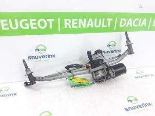 Gebruikte Ruitenwismotor + Mechaniek Opel Vivaro 2.5 CDTI 16V Prijs € 54,45 Inclusief btw aangeboden door Snuverink Autodemontage
