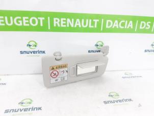 Gebruikte Zonneklep Renault Clio V (RJAB) 1.0 TCe 90 12V Prijs € 30,00 Margeregeling aangeboden door Snuverink Autodemontage